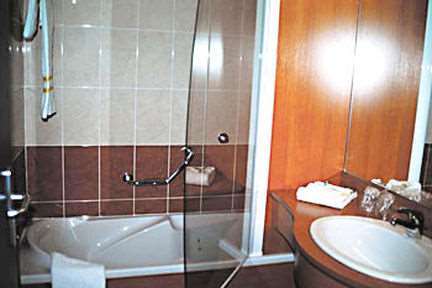 Ibis Styles Grenoble A41 Hotel 3*